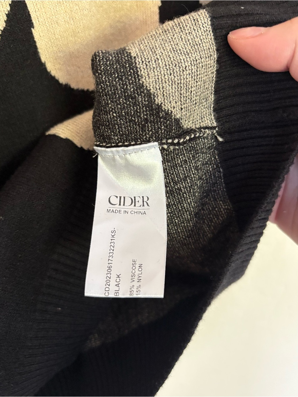 Cider Retro Floral Cropped Polo Sweater Top Large Black Cream Knit NWOT - Picture 3 of 5